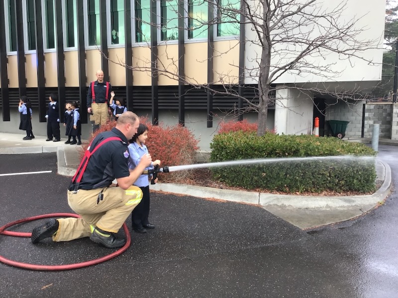 _FIREFIGHTERSMary hose_600H