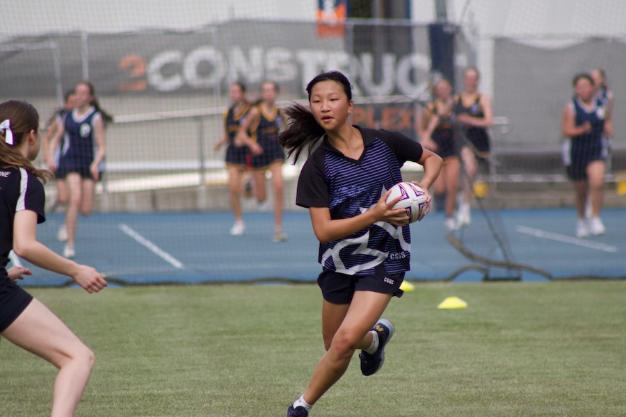Sport_Iris Zhang Drives Forward Touch footy_600H