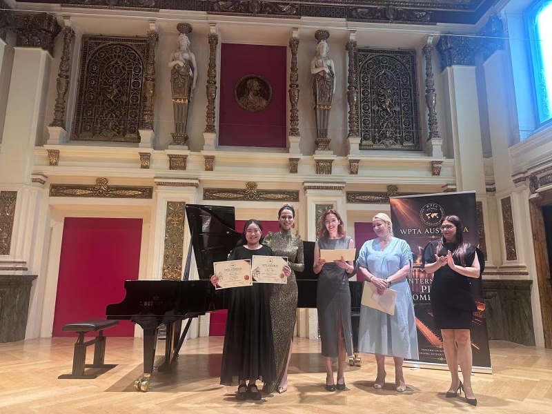 Piano comp photo 6