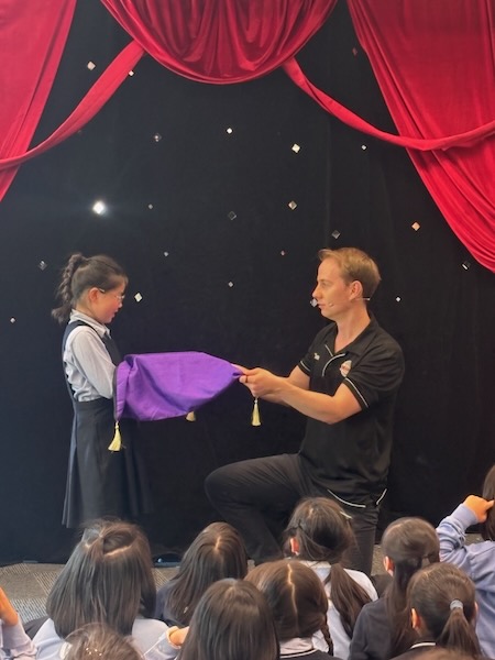 Magic Show_600H